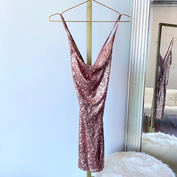 ⚡️Sample Sale⚡️Rose Gold Sequin Mini Dress - Picture 4 of 7